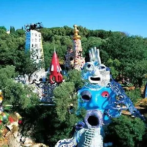 https://a-casa-di-claudia.it-tuscanyhotel.com